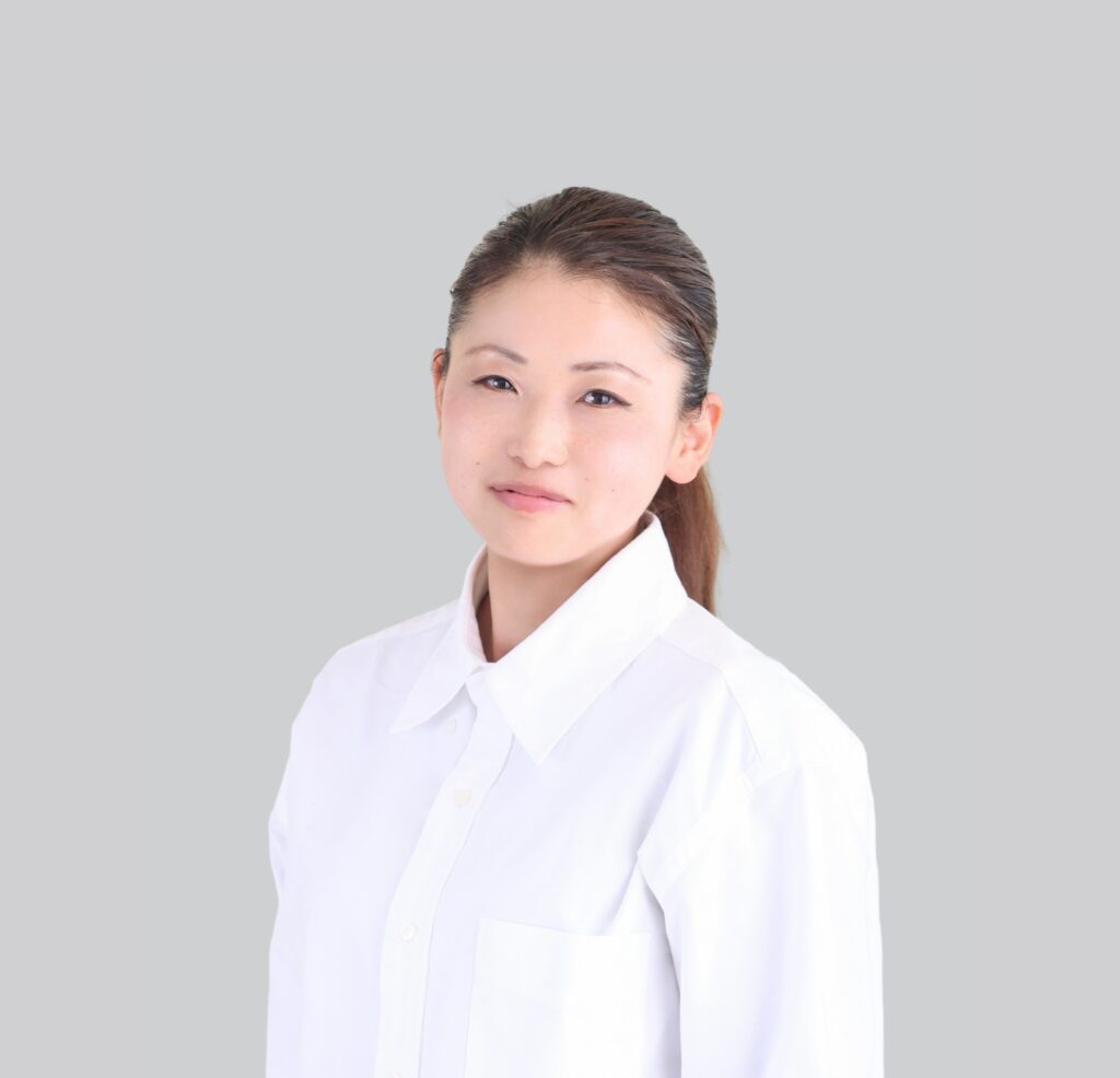 前川　佳織