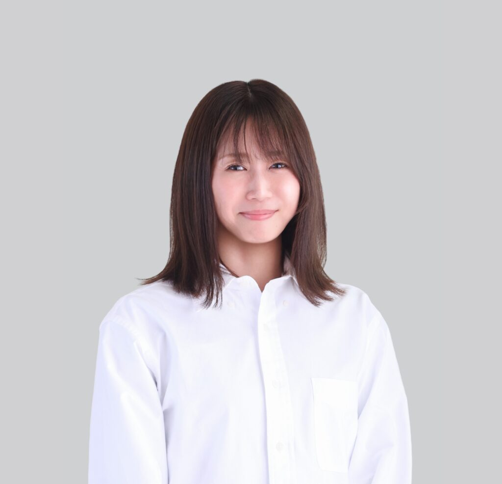 内海　真衣