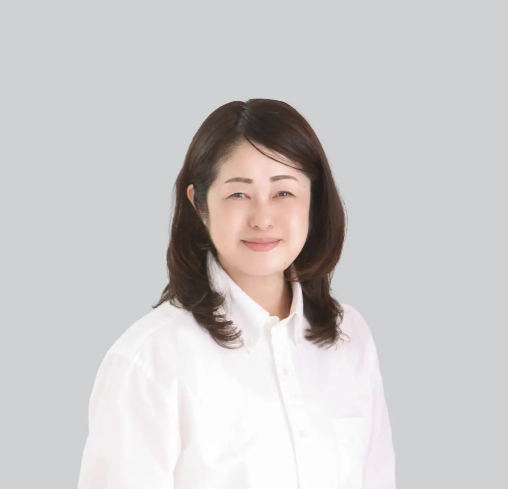 石賀　温子