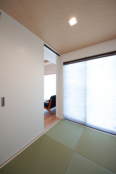 リビング横の和室は、引き戸を閉めれば個室とし使用できます。