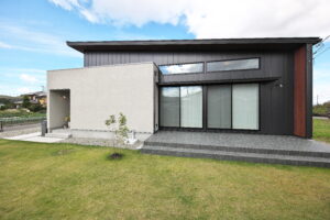 サーフボードが似合う、趣味と暮らしが調和する平屋