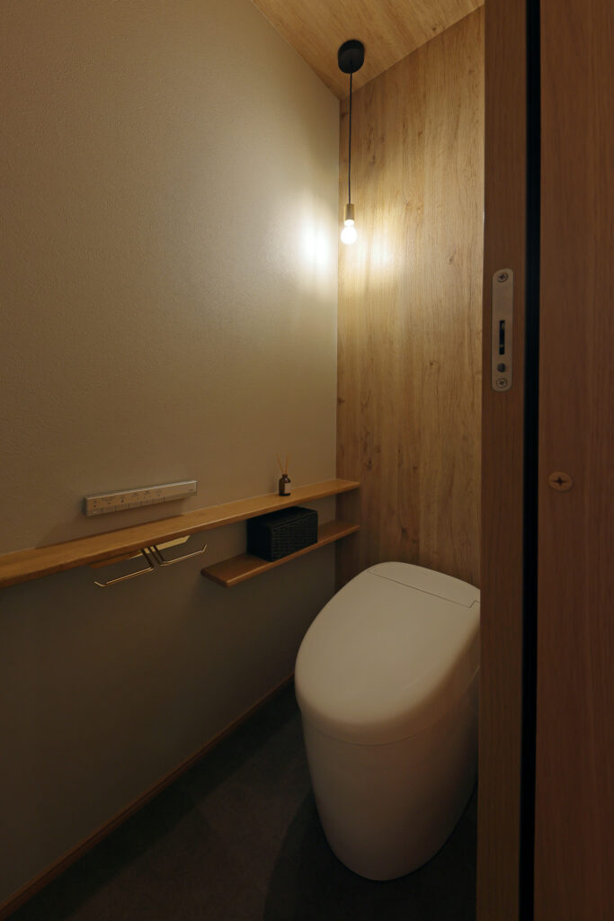 落ち着いた雰囲気のトイレ